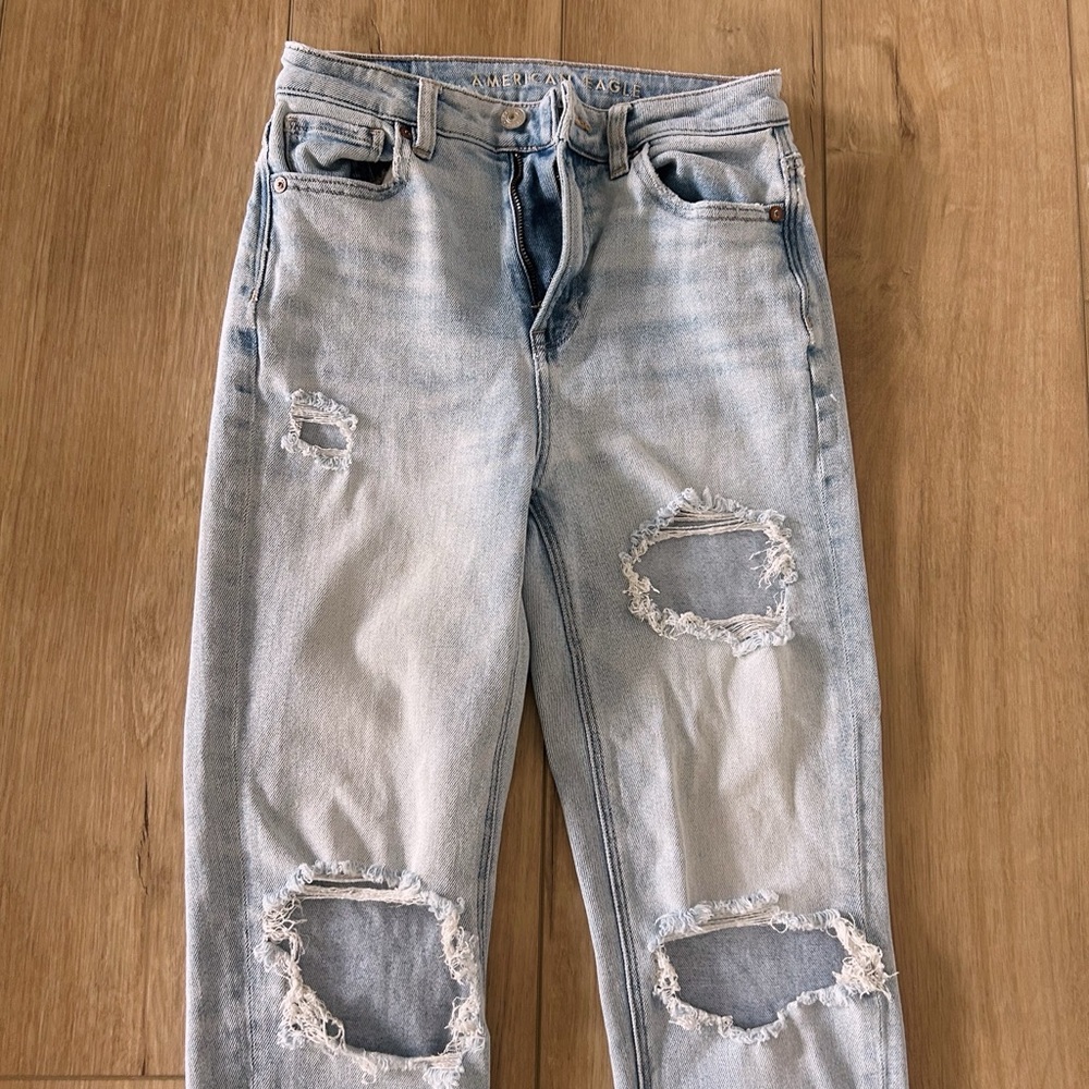 American Eagle distressed jeans